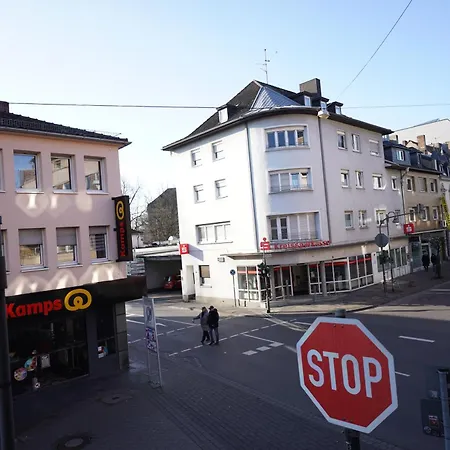 3br - - Kitchen - 10 Min To Ice דירה *