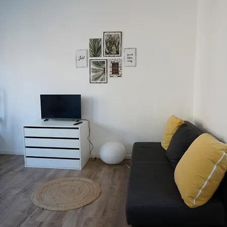 3br - - Kitchen - 10 Min To Ice דירה