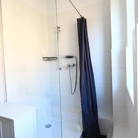 3br - - Kitchen - 10 Min To Ice דירה *