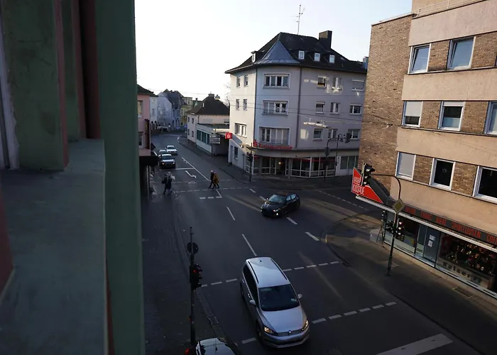 3br - - Kitchen - 10 Min To Ice Siegburg